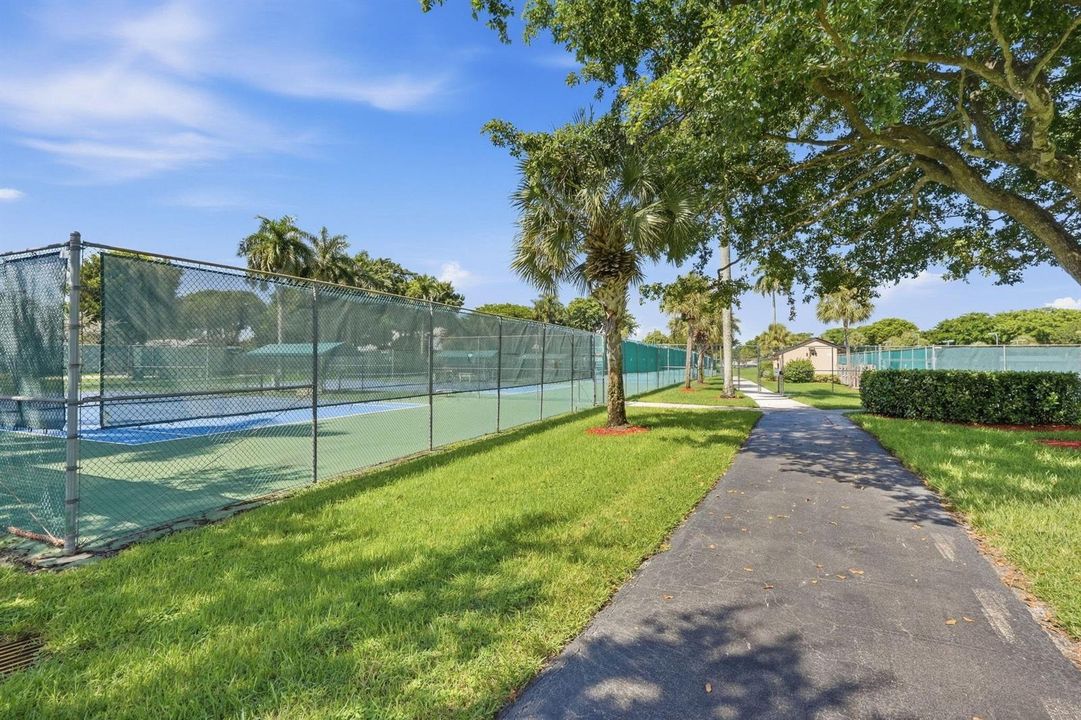 37-web-or-mls-8861_Echo_Lane_06894