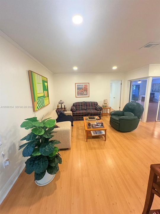 В аренду: $3,200 (3 спален, 2 ванн, 1701 Квадратных фут)