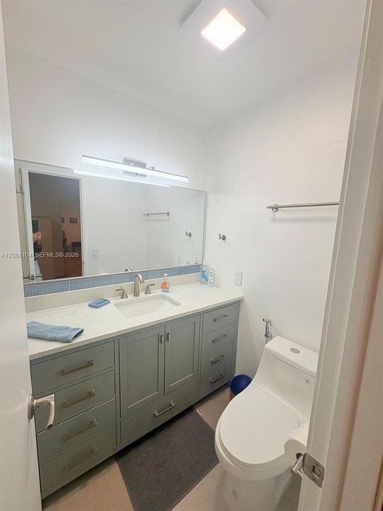 В аренду: $3,200 (3 спален, 2 ванн, 1701 Квадратных фут)