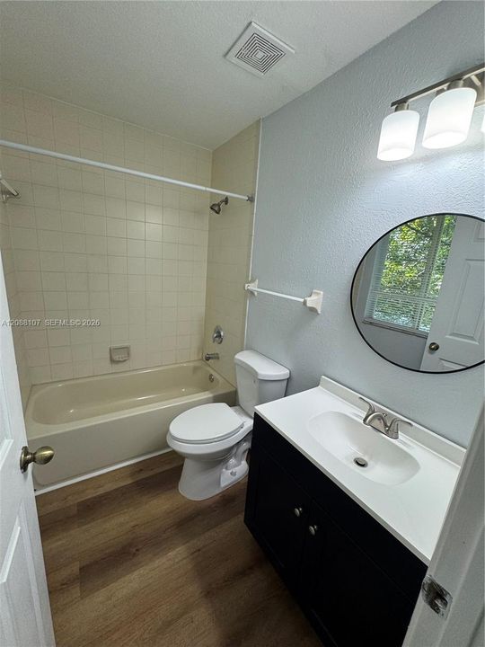 For Rent: $2,750 (3 beds, 2 baths, 1302 Square Feet)