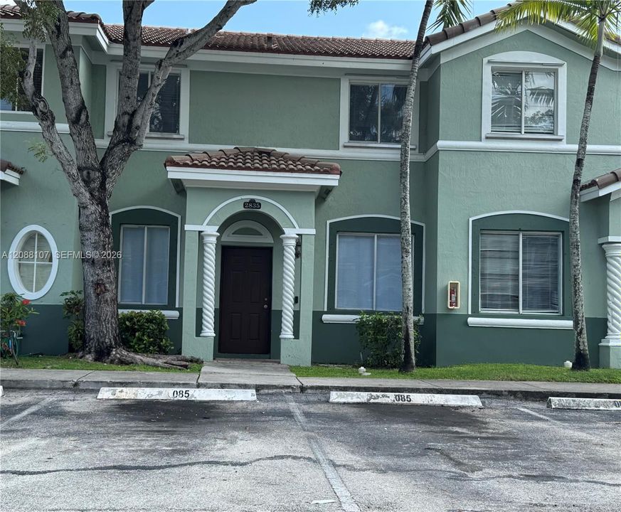 For Rent: $2,750 (3 beds, 2 baths, 1302 Square Feet)