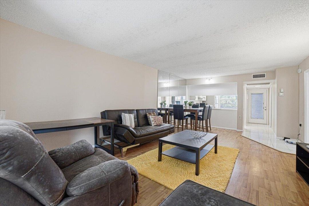 01-Livingroom-C