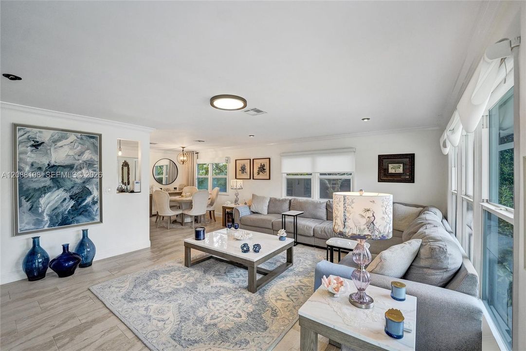 For Sale: $990,000 (3 beds, 2 baths, 1721 Square Feet)