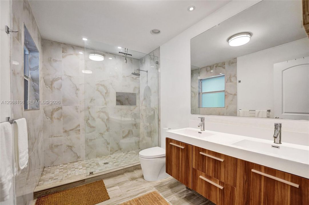 For Sale: $990,000 (3 beds, 2 baths, 1721 Square Feet)