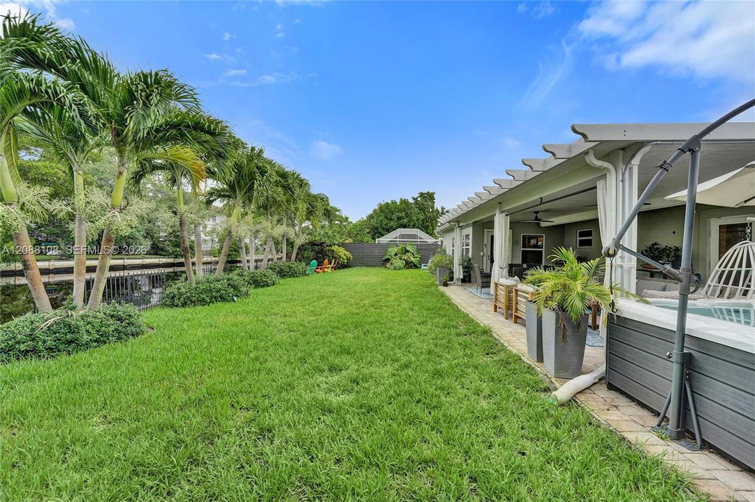 For Sale: $990,000 (3 beds, 2 baths, 1721 Square Feet)