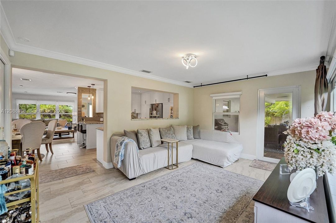 For Sale: $990,000 (3 beds, 2 baths, 1721 Square Feet)