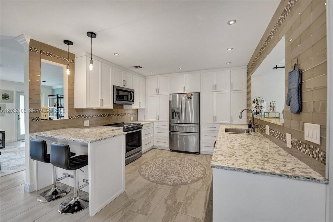 For Sale: $990,000 (3 beds, 2 baths, 1721 Square Feet)