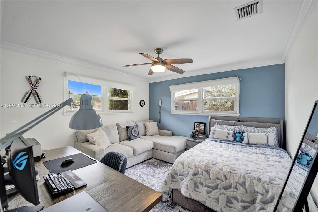 For Sale: $990,000 (3 beds, 2 baths, 1721 Square Feet)