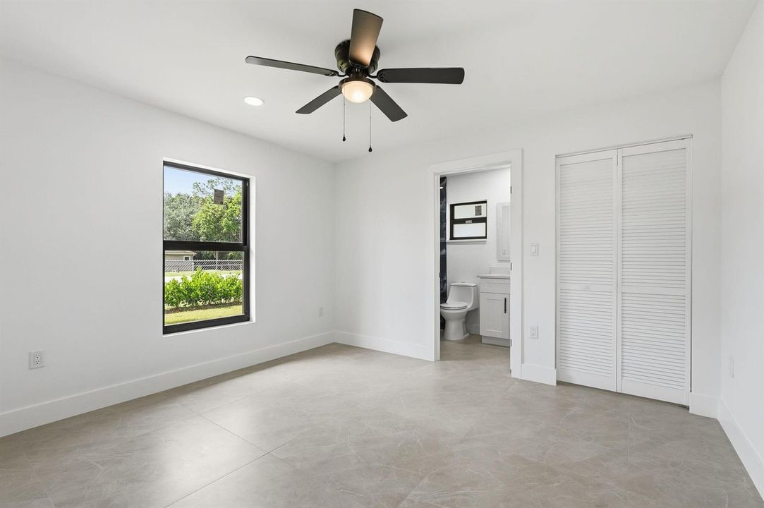 19-web-or-mls-18477_W_Sycamore_Dr_06347