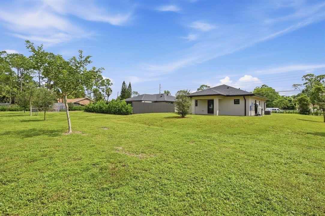 9-web-or-mls-18477_W_Sycamore_Dr_06296