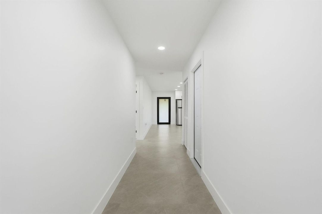 14-web-or-mls-18477_W_Sycamore_Dr_06323