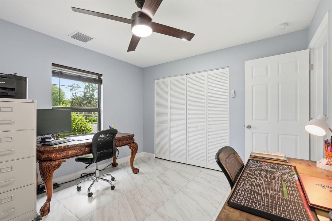 43-web-or-mls-18477_W_Sycamore_Dr_06443