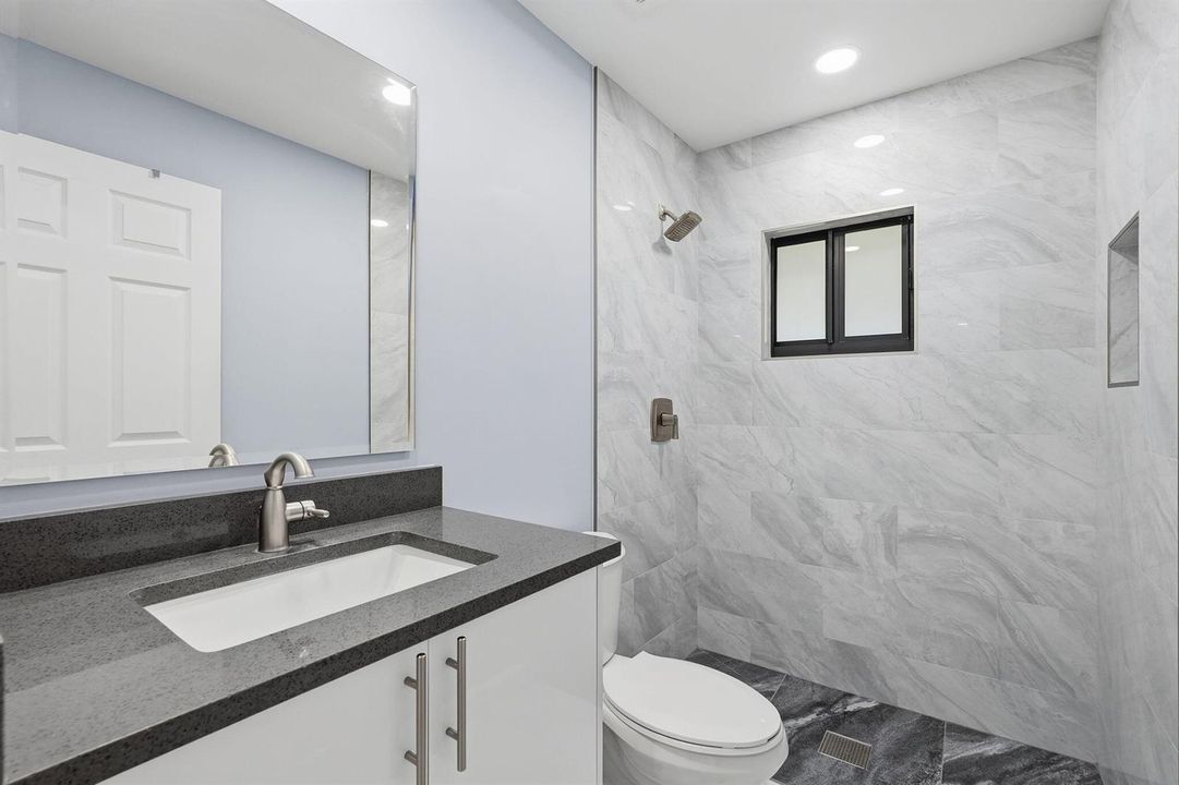 40-web-or-mls-18477_W_Sycamore_Dr_06431