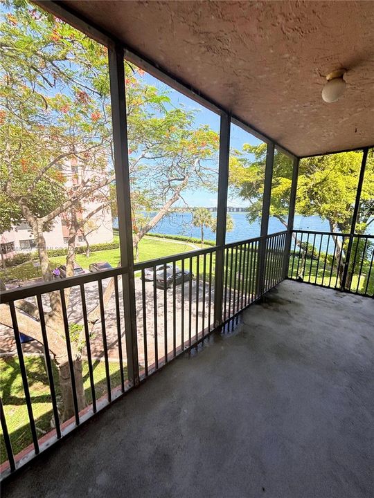 For Sale: $169,900 (1 beds, 1 baths, 1100 Square Feet)