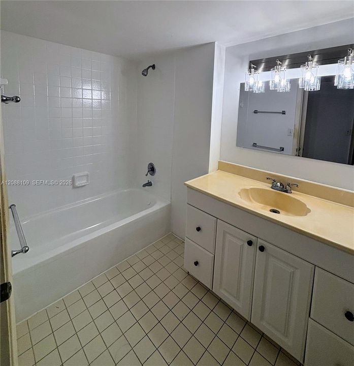 For Sale: $169,900 (1 beds, 1 baths, 1100 Square Feet)