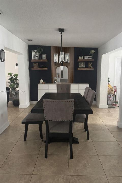 En Venta: $999,999 (3 camas, 2 baños, 1719 Pies cuadrados)