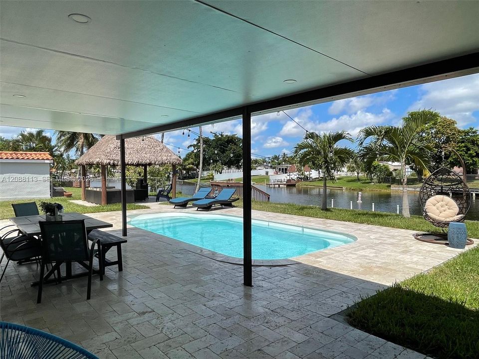 En Venta: $999,999 (3 camas, 2 baños, 1719 Pies cuadrados)