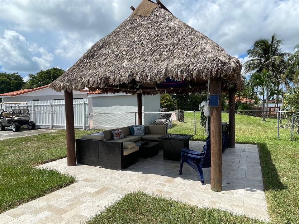 En Venta: $999,999 (3 camas, 2 baños, 1719 Pies cuadrados)