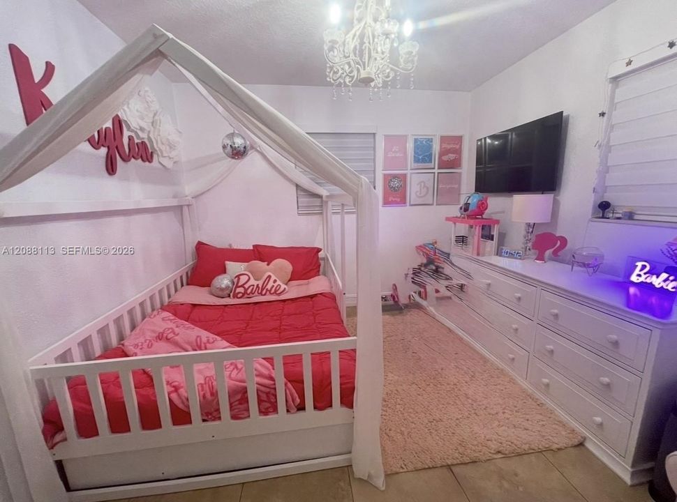 En Venta: $999,999 (3 camas, 2 baños, 1719 Pies cuadrados)