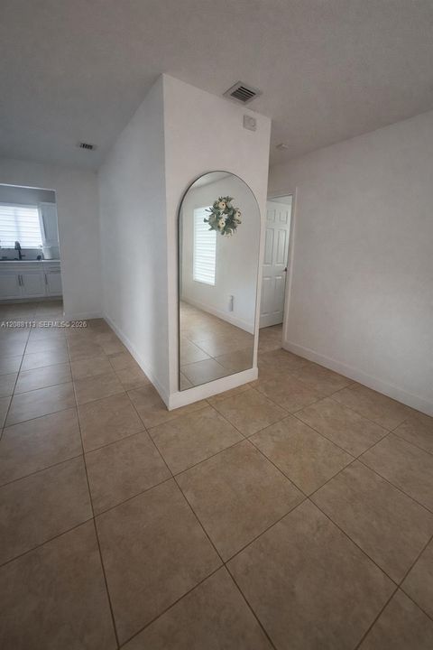 En Venta: $999,999 (3 camas, 2 baños, 1719 Pies cuadrados)