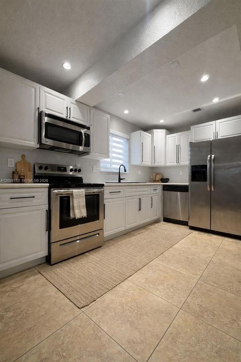En Venta: $999,999 (3 camas, 2 baños, 1719 Pies cuadrados)