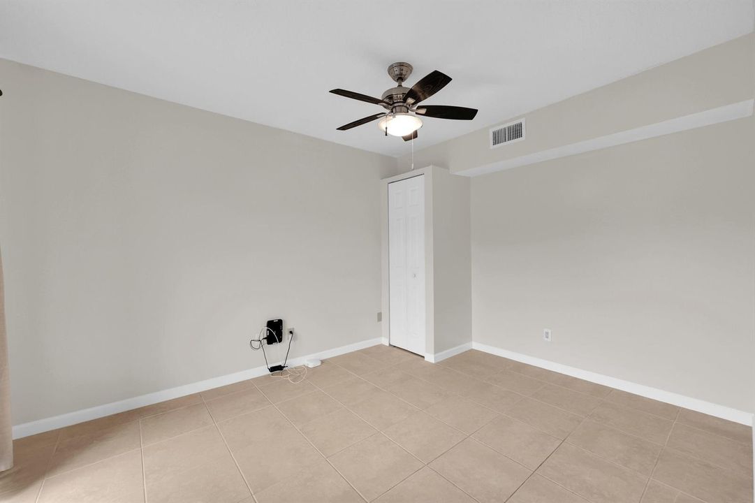 5857 SE Windsong Lane 806,