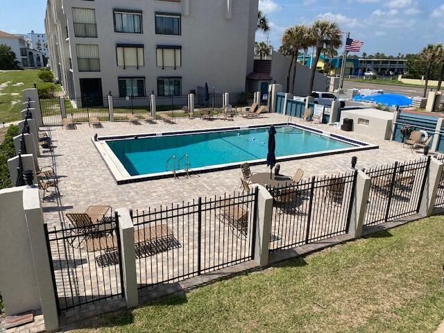 COMMUNITY POOL