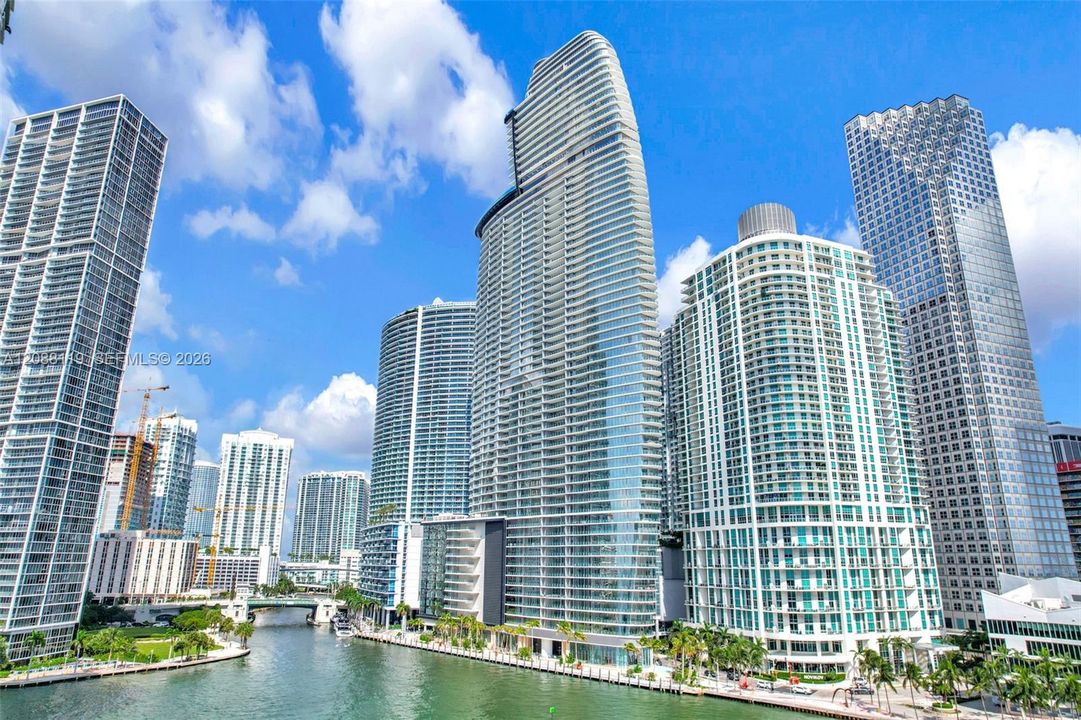 For Rent: $19,950 (3 beds, 2 baths, 1957 Square Feet)