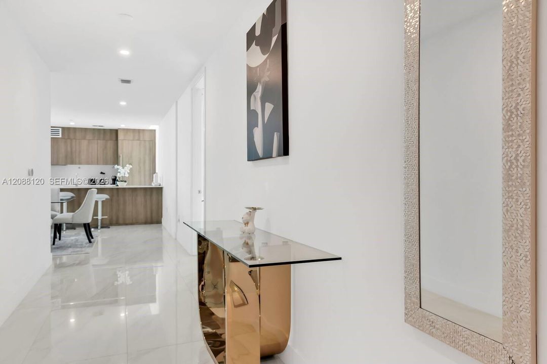 For Rent: $10,500 (3 beds, 3 baths, 2100 Square Feet)