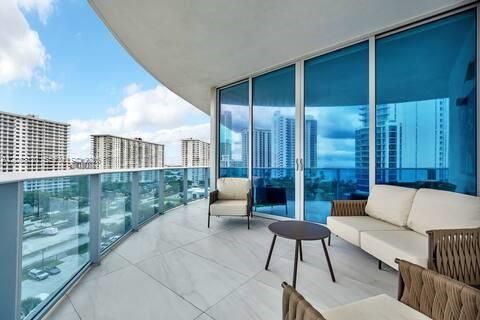 For Rent: $10,500 (3 beds, 3 baths, 2100 Square Feet)