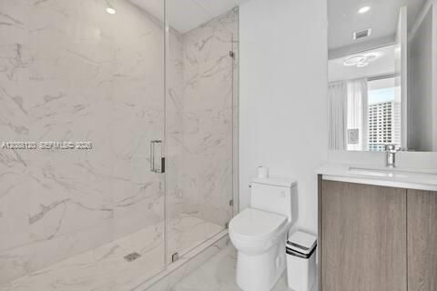 For Rent: $10,500 (3 beds, 3 baths, 2100 Square Feet)