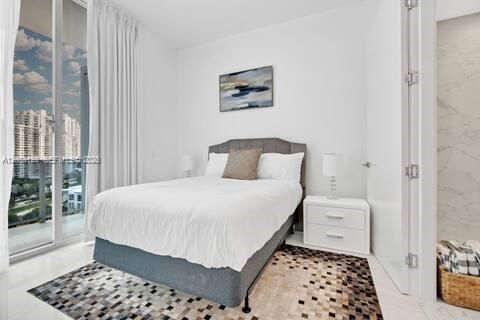 For Rent: $10,500 (3 beds, 3 baths, 2100 Square Feet)