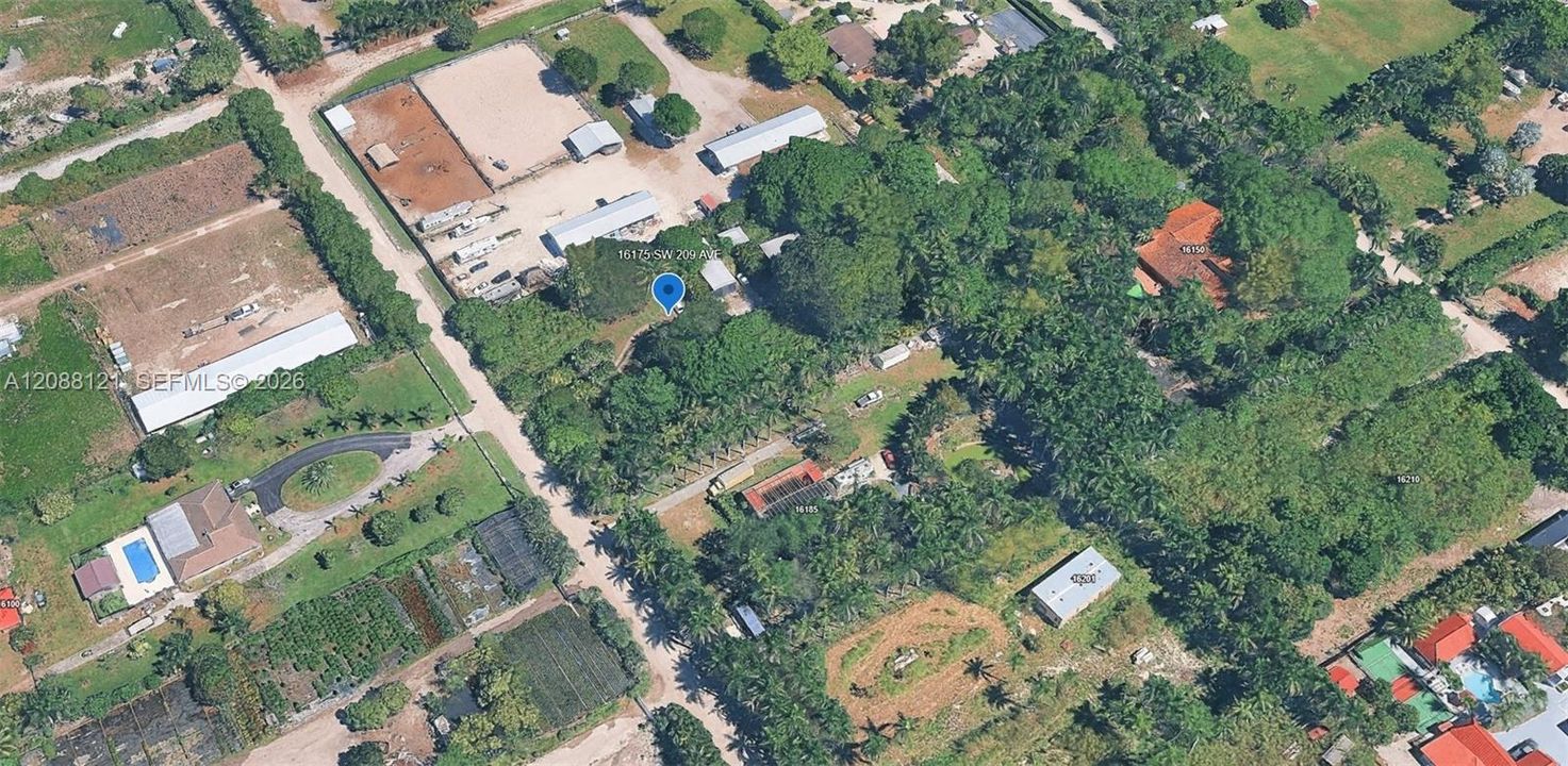 En Venta: $499,999 (1.36 acres)