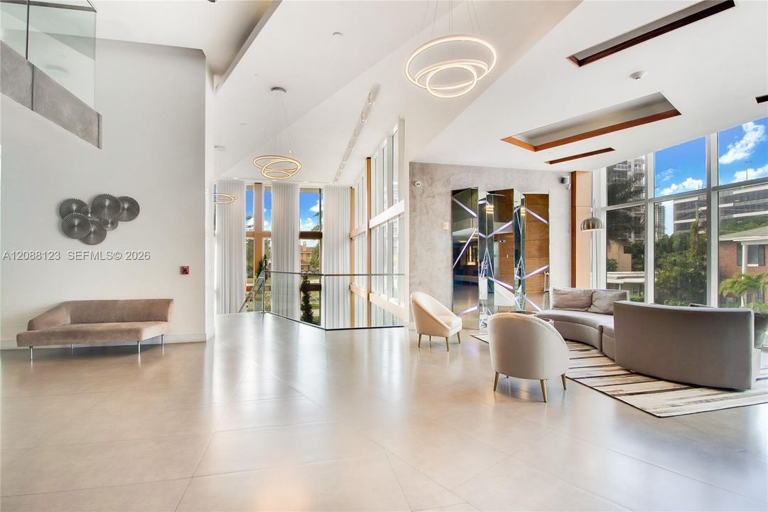 En Venta: $840,000 (3 camas, 3 baños, 1432 Pies cuadrados)