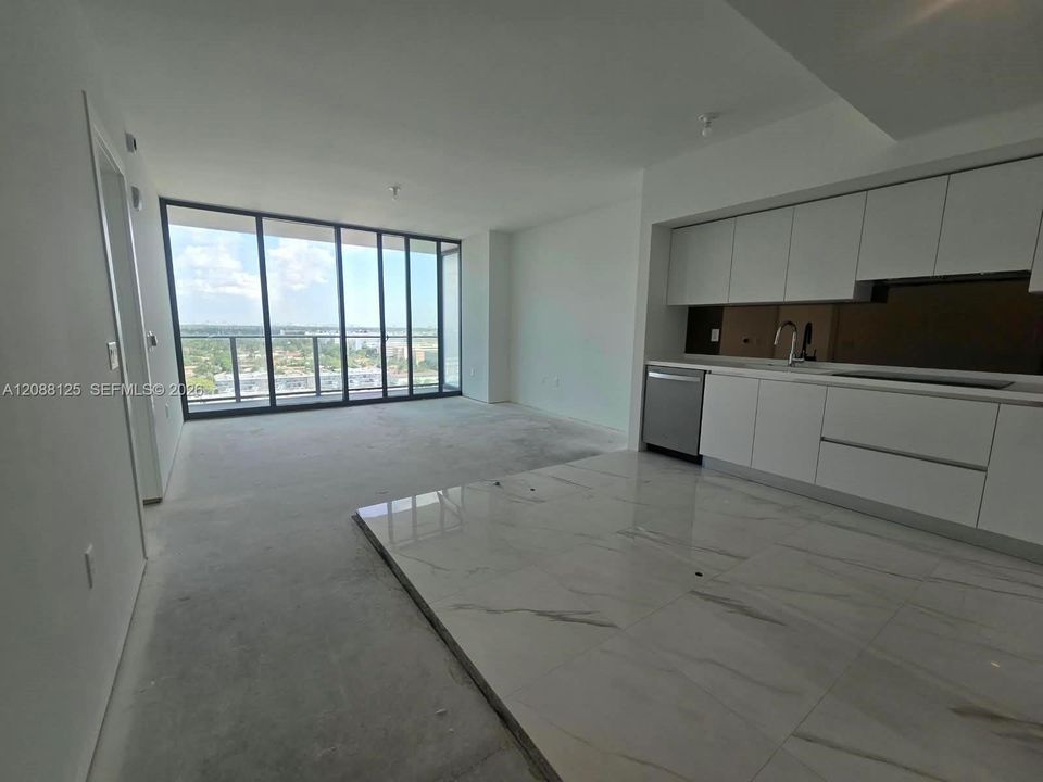 For Sale: $760,000 (1 beds, 1 baths, 950 Square Feet)