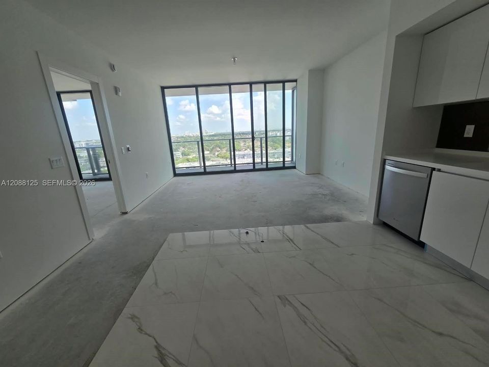 For Sale: $760,000 (1 beds, 1 baths, 950 Square Feet)