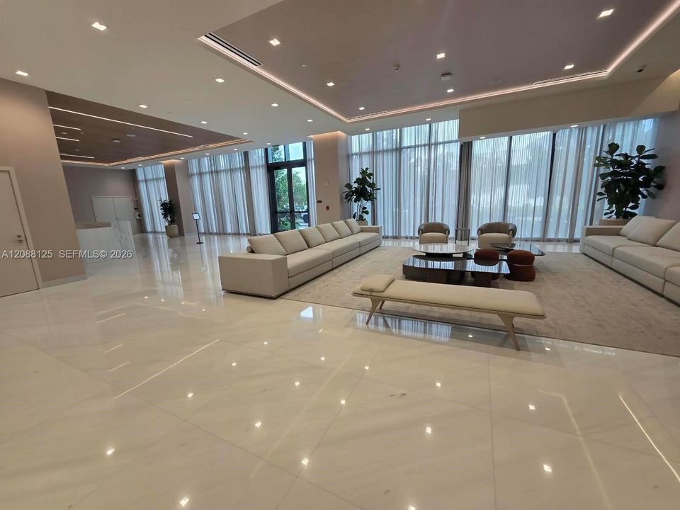 For Sale: $760,000 (1 beds, 1 baths, 950 Square Feet)