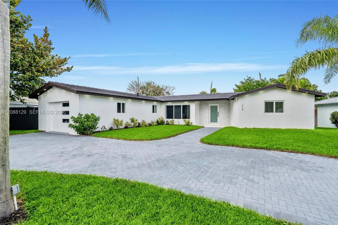 For Rent: $3,850 (4 beds, 2 baths, 1436 Square Feet)