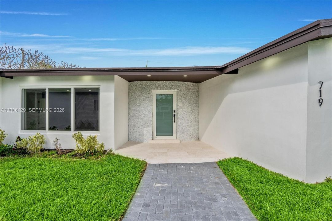For Rent: $3,850 (4 beds, 2 baths, 1436 Square Feet)