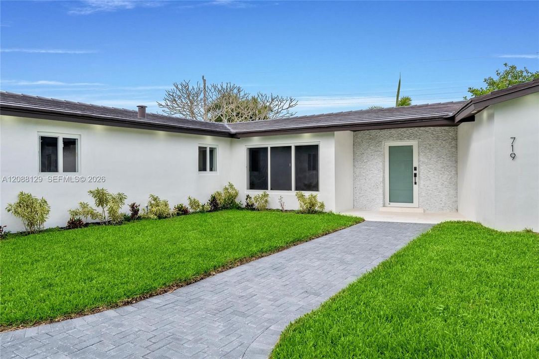 For Rent: $3,850 (4 beds, 2 baths, 1436 Square Feet)