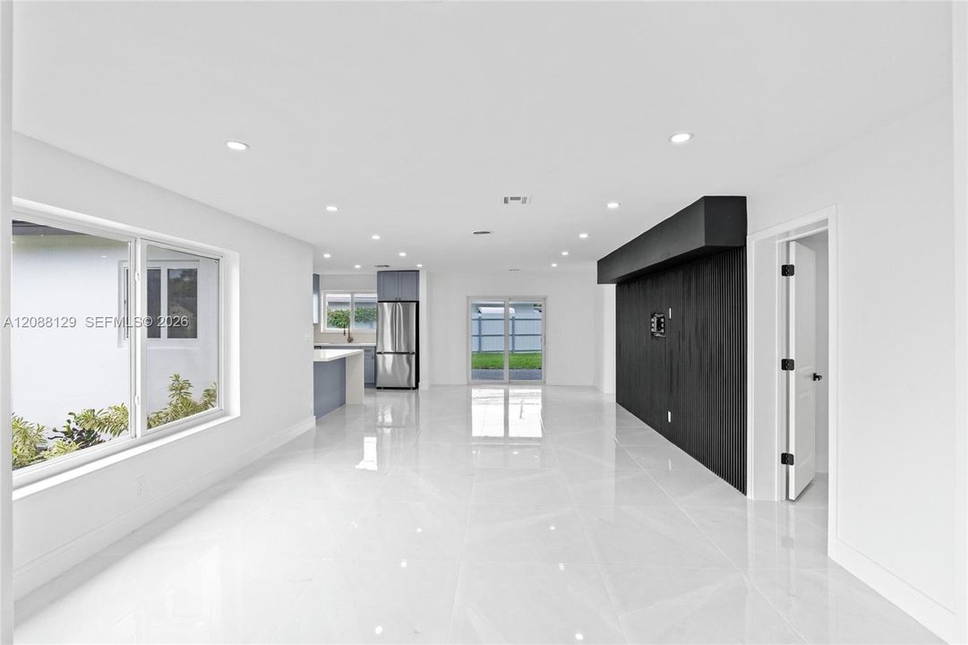 For Rent: $3,850 (4 beds, 2 baths, 1436 Square Feet)
