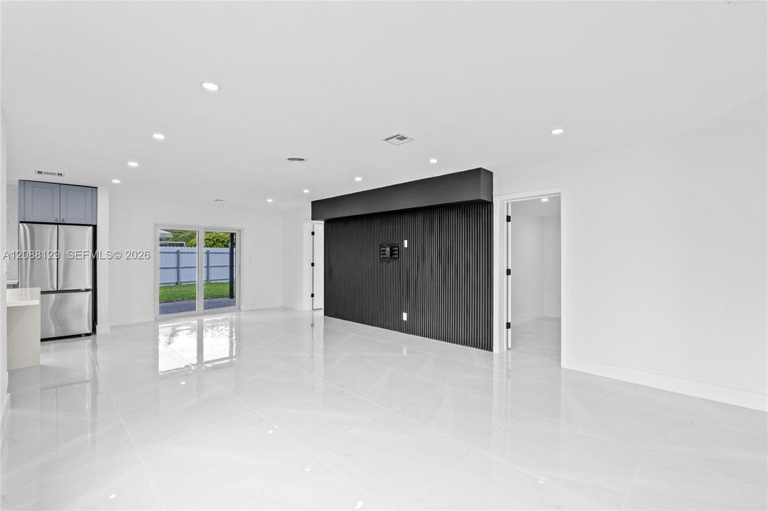 For Rent: $3,850 (4 beds, 2 baths, 1436 Square Feet)