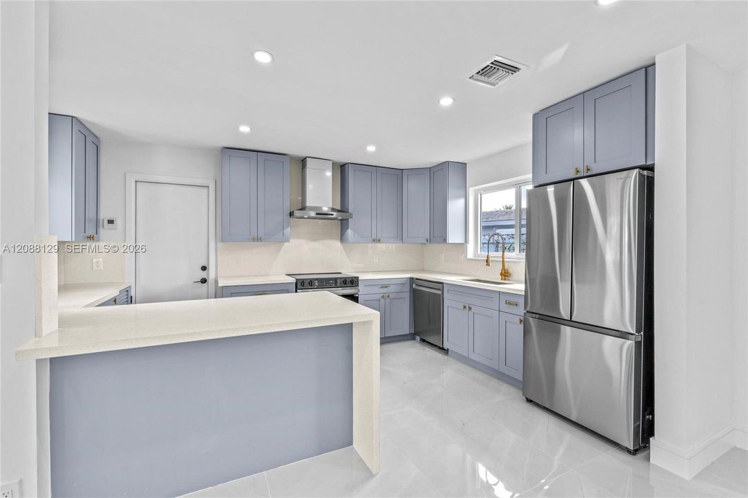 For Rent: $3,850 (4 beds, 2 baths, 1436 Square Feet)