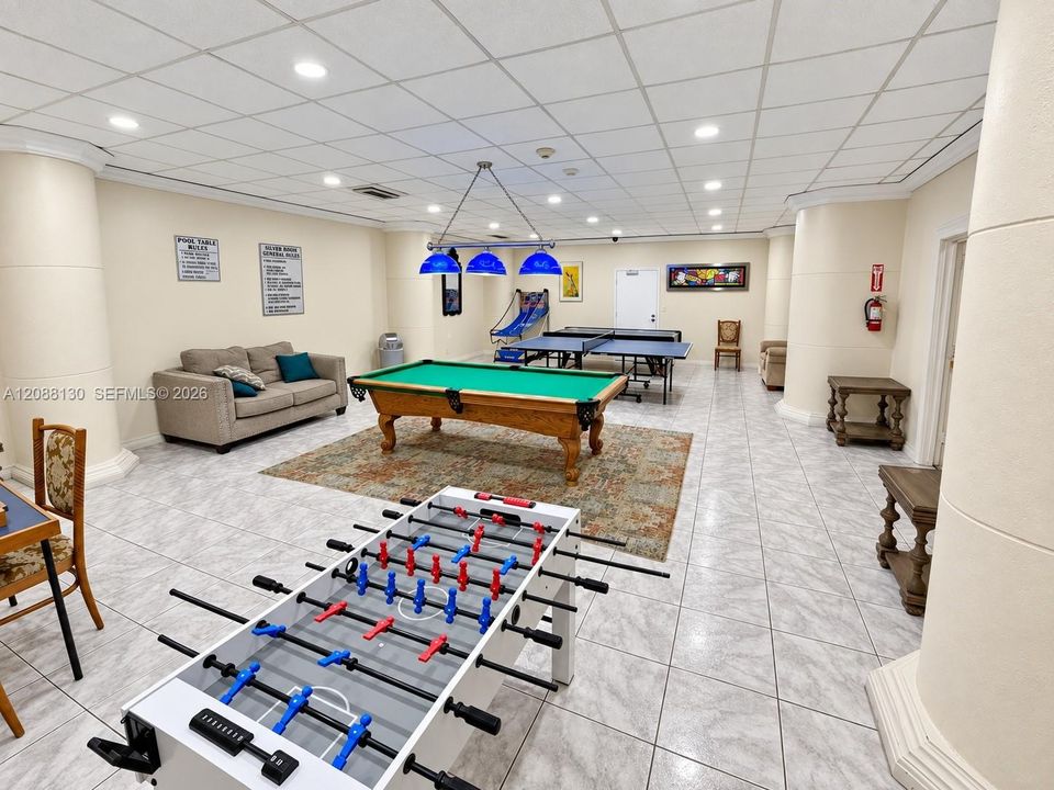 For Rent: $1,400 (2 beds, 2 baths, 1331 Square Feet)