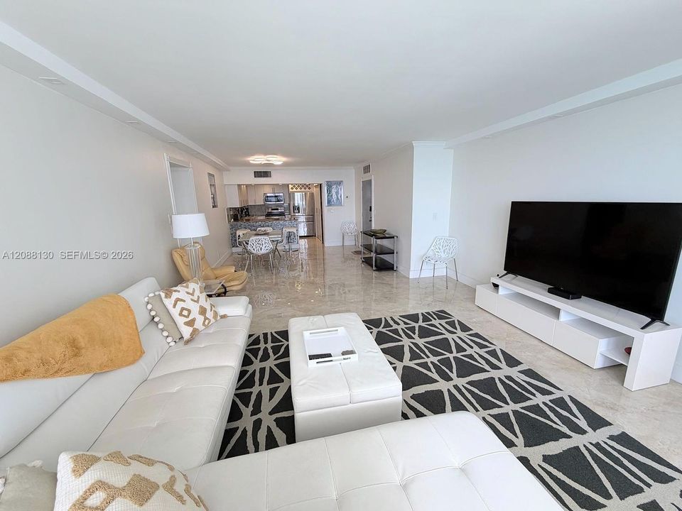 For Rent: $1,400 (2 beds, 2 baths, 1331 Square Feet)