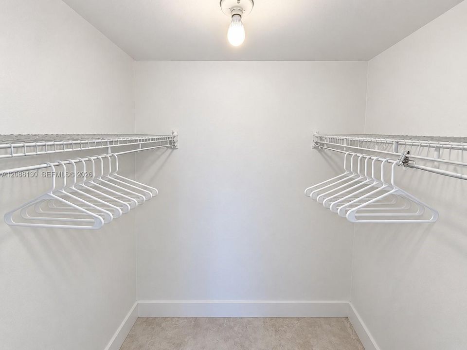 For Rent: $1,400 (2 beds, 2 baths, 1331 Square Feet)