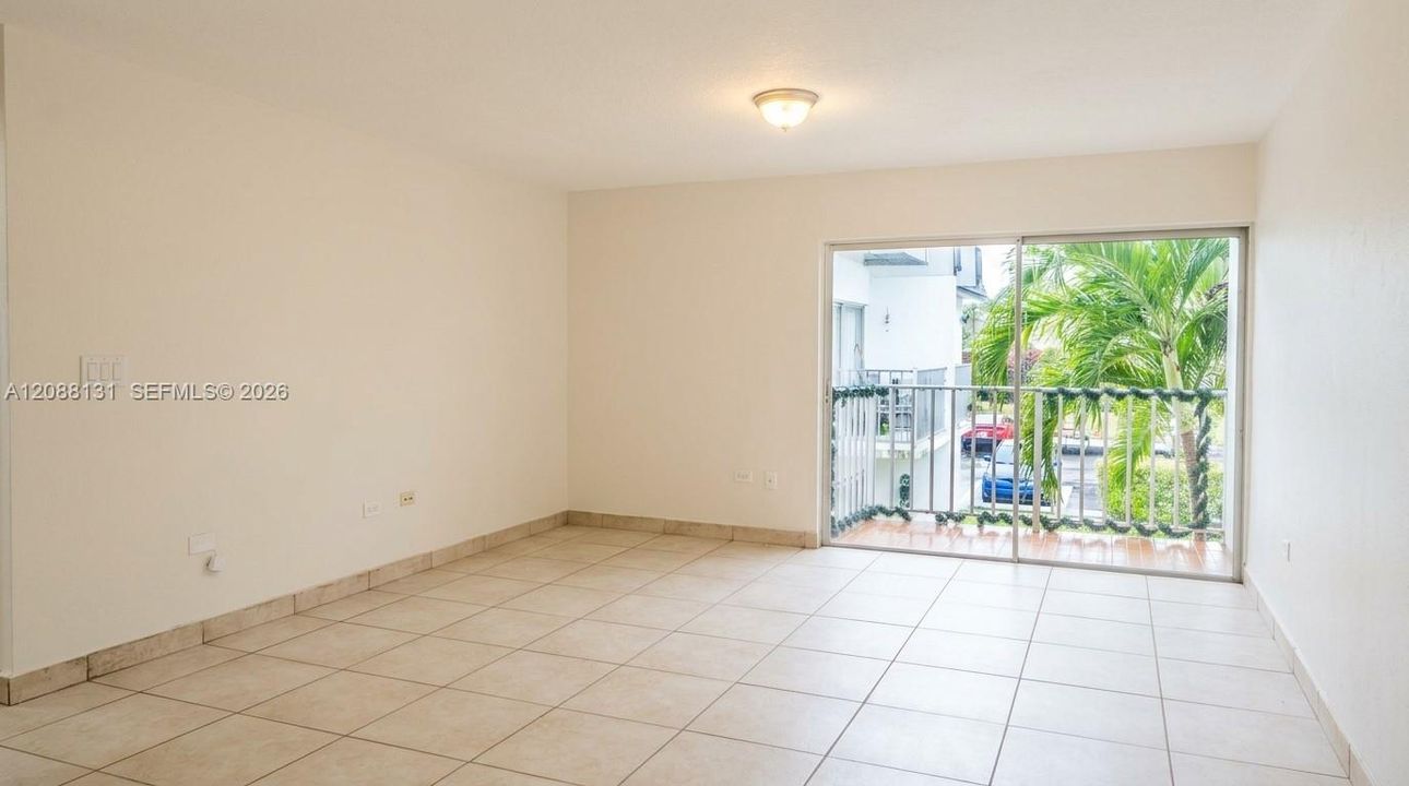 For Rent: $1,995 (2 beds, 1 baths, 763 Square Feet)