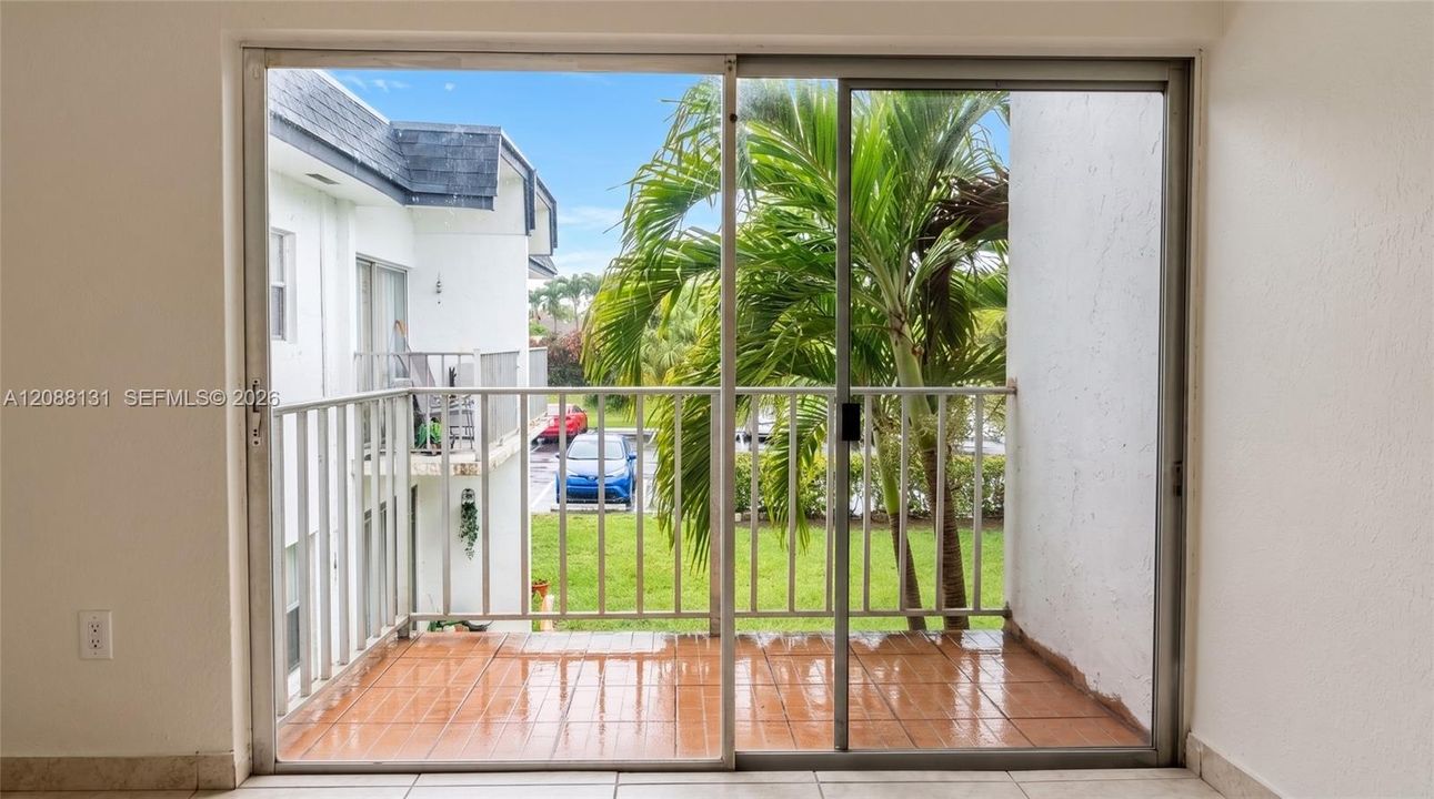 For Rent: $1,995 (2 beds, 1 baths, 763 Square Feet)