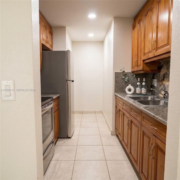 For Rent: $1,995 (2 beds, 1 baths, 763 Square Feet)