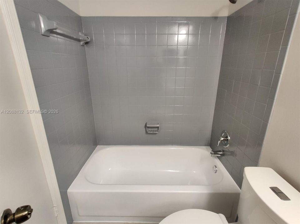 В аренду: $2,100 (2 спален, 2 ванн, 805 Квадратных фут)